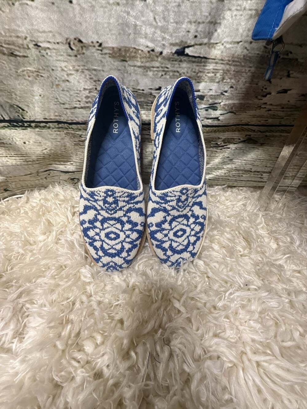 Rothy's Size 6.5 Women's Cruiser Loafer in Marine Bloom Blue White